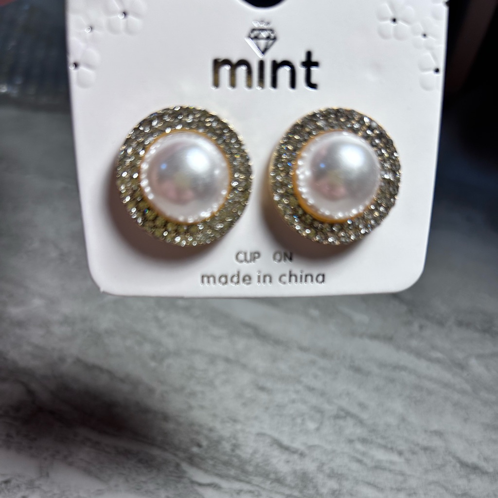 Nwt Clip Earrings In Pearl Design 8$